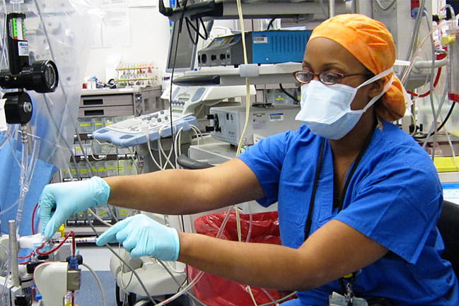 Cardiovascular perfusionist in the operating room.